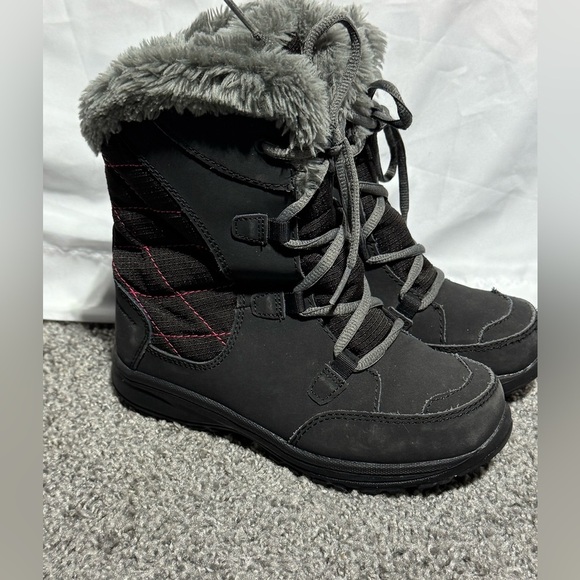 Columbia Girls Size 2 Winter Boots with Faux Fur - Picture 3 of 9